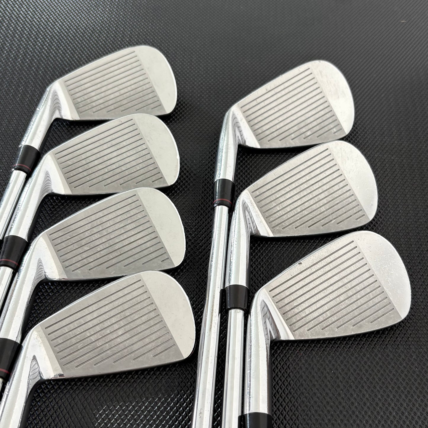NIKE VICTORY RED SPLIT CAVITY IRON SET