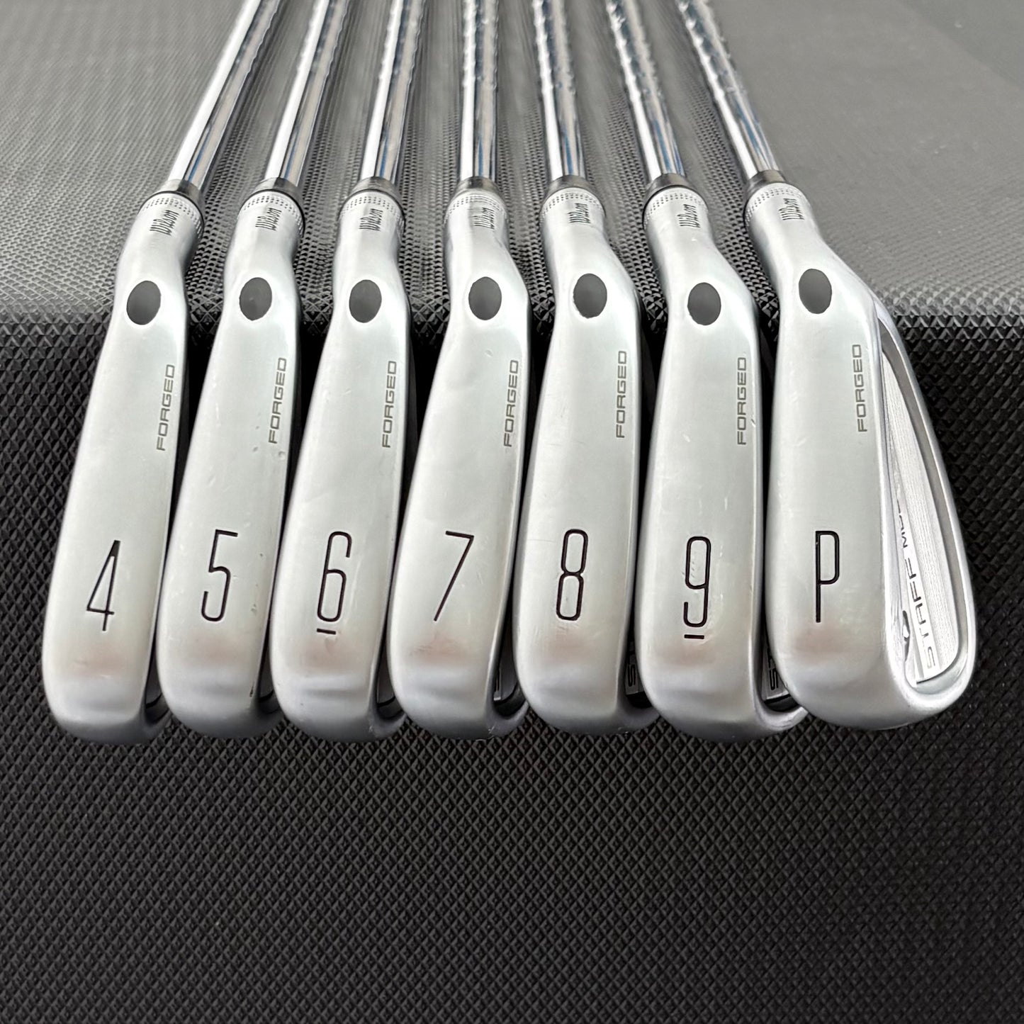 WILSON STAFF MODEL CB 2026 IRON SET