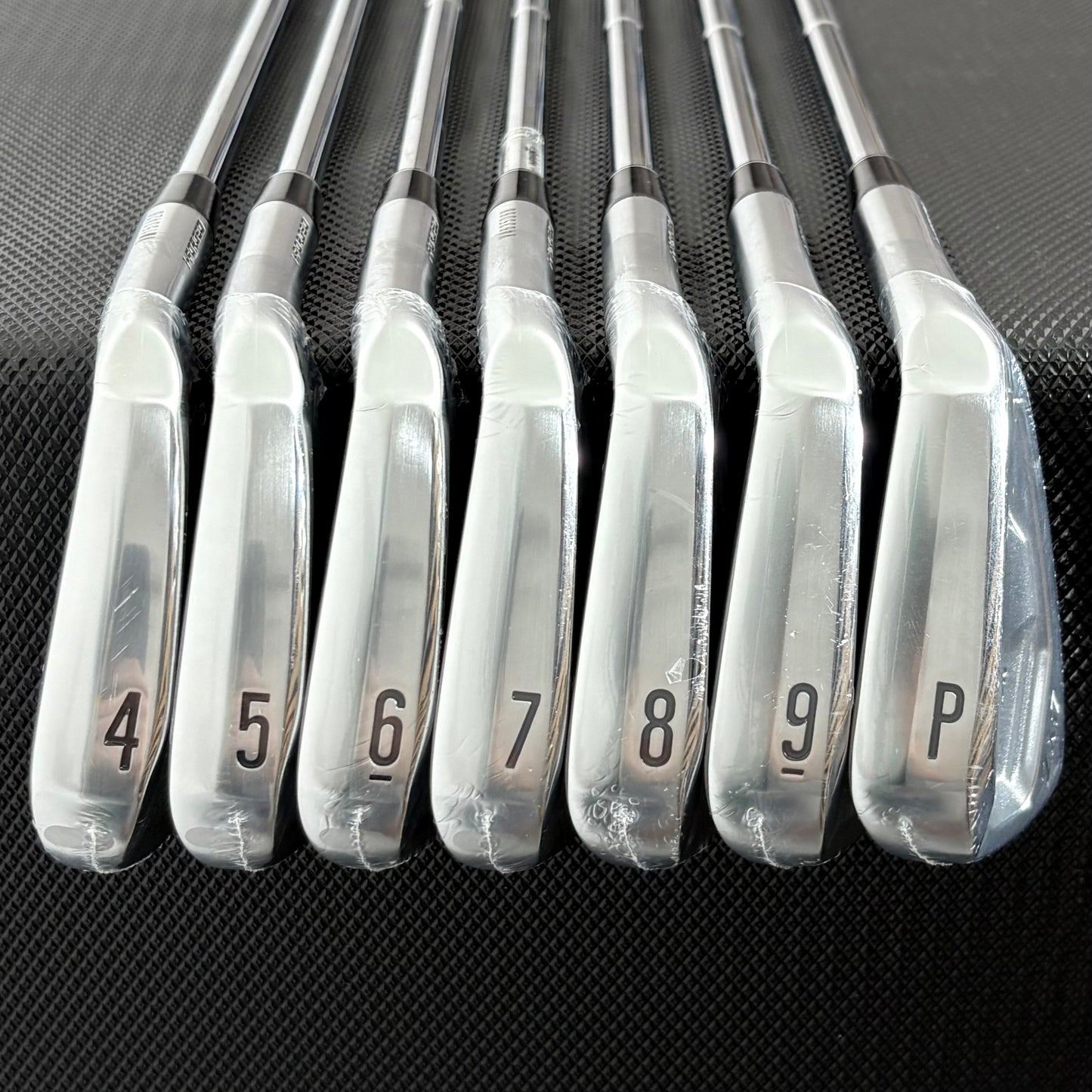 NEW SRIXON ZXI7 IRON SET