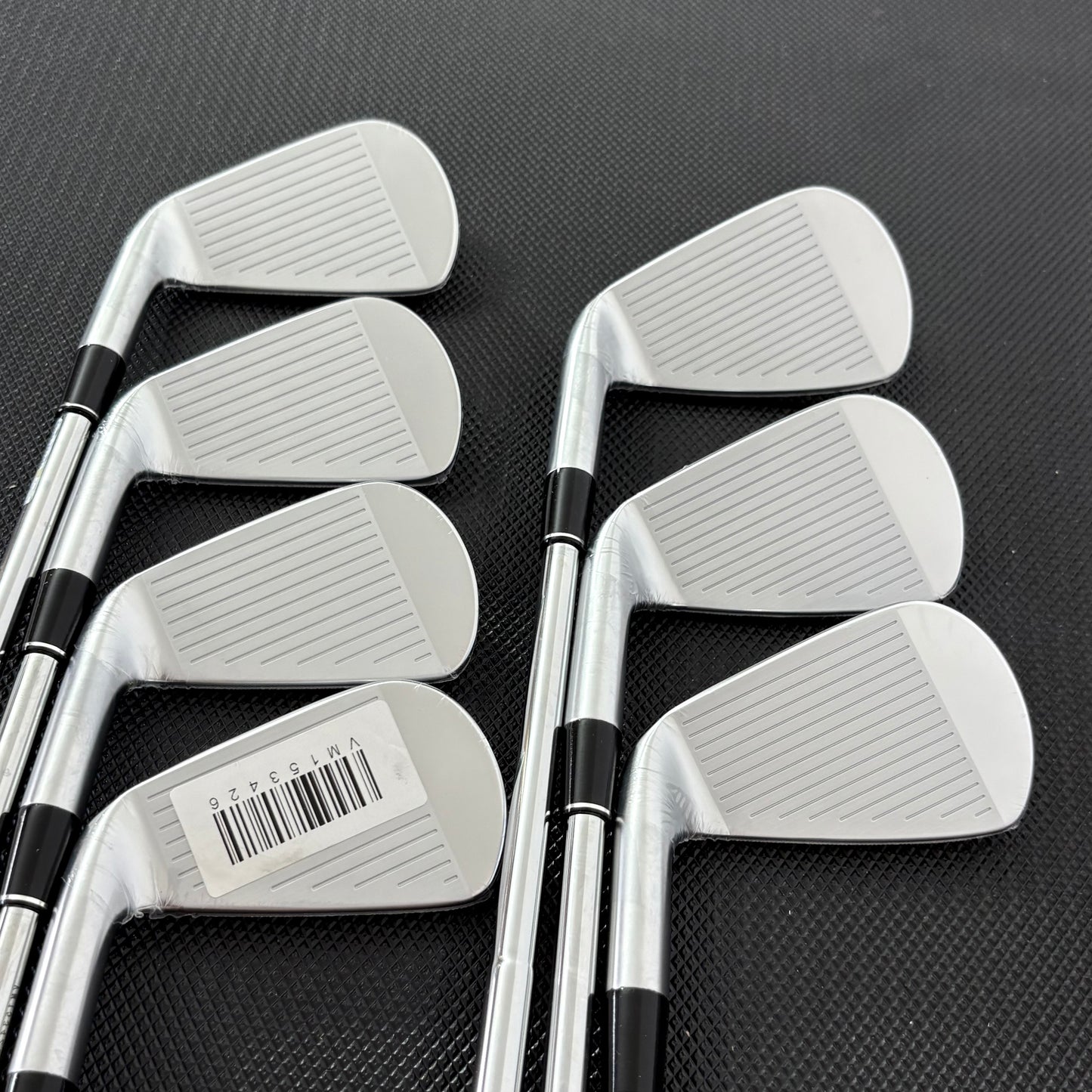 NEW SRIXON ZXI7 IRON SET