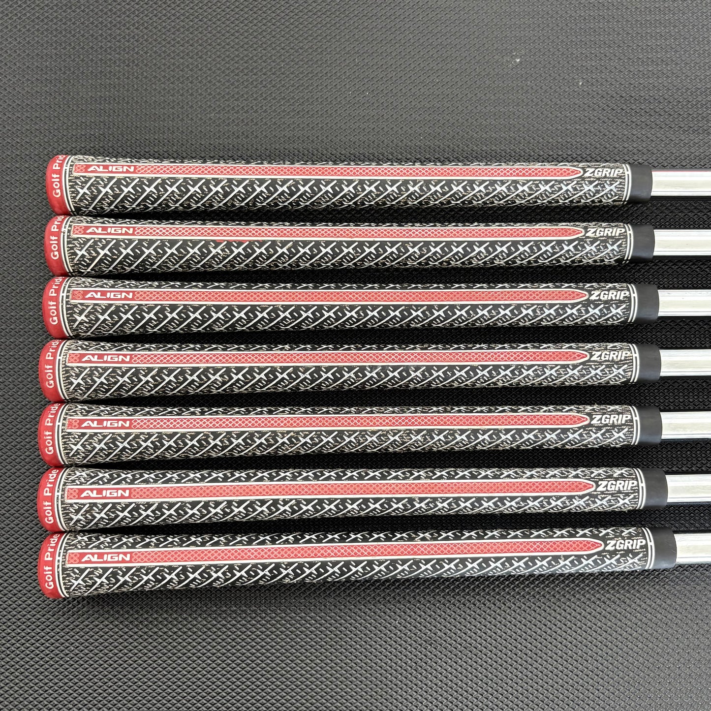 TAYLORMADE P790 2019 IRON SET
