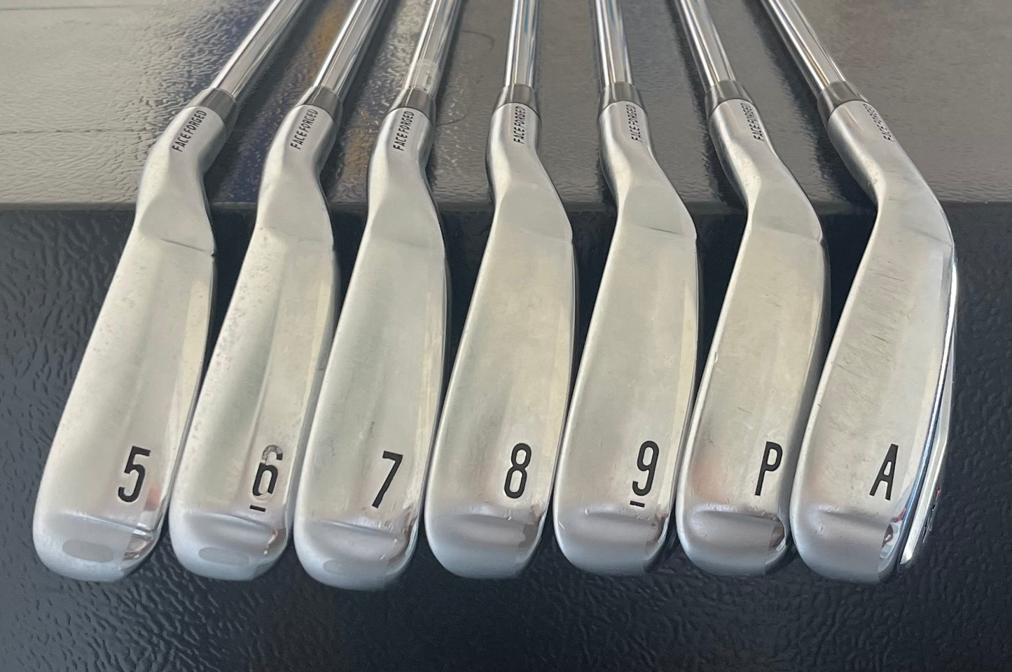 SRIXON ZX4 IRON SET