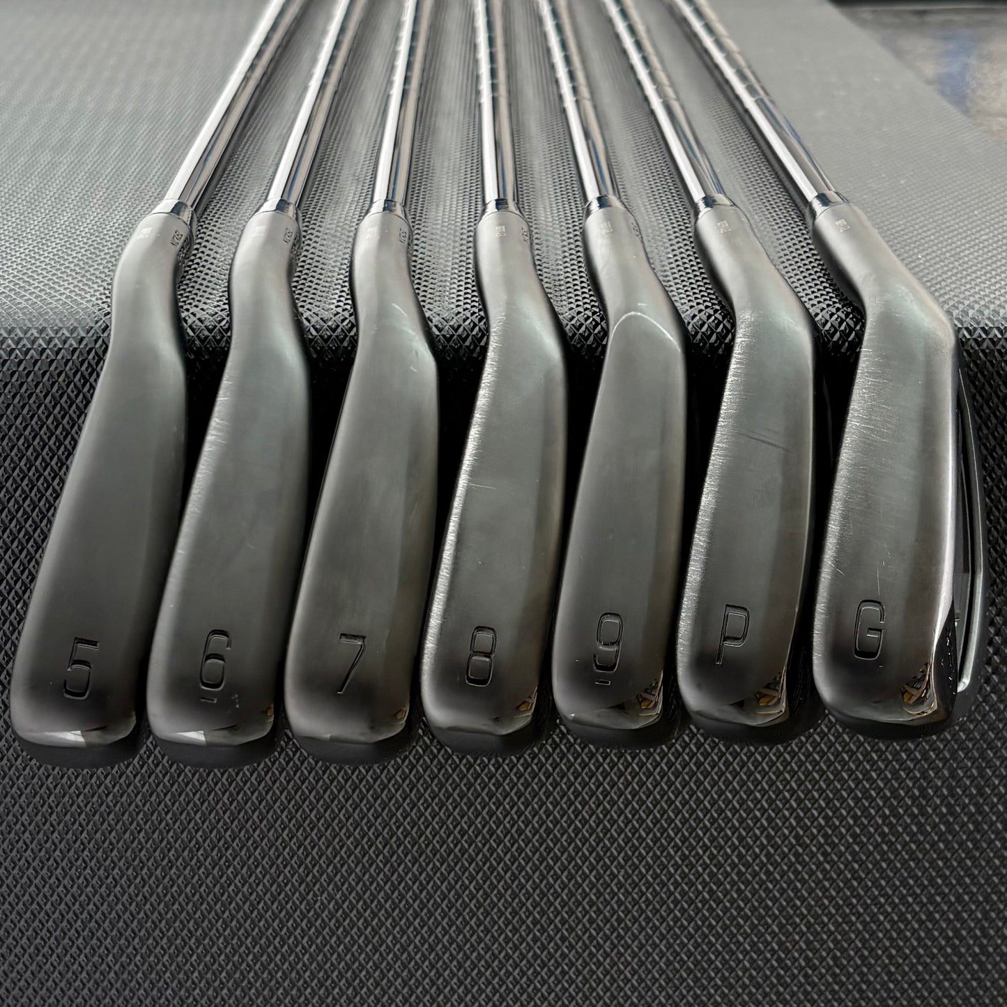 MIZUNO JPX 925 HOT METAL BLACK IRON SET