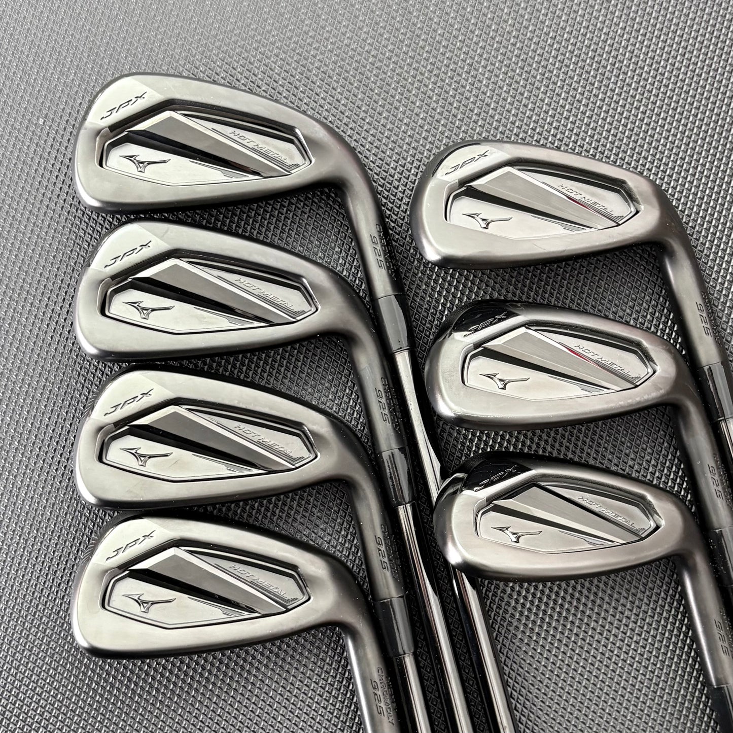 MIZUNO JPX 925 HOT METAL BLACK IRON SET