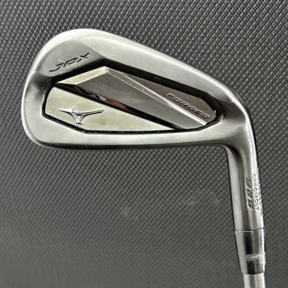 MIZUNO JPX 925 FORGED BLACK 4 IRON