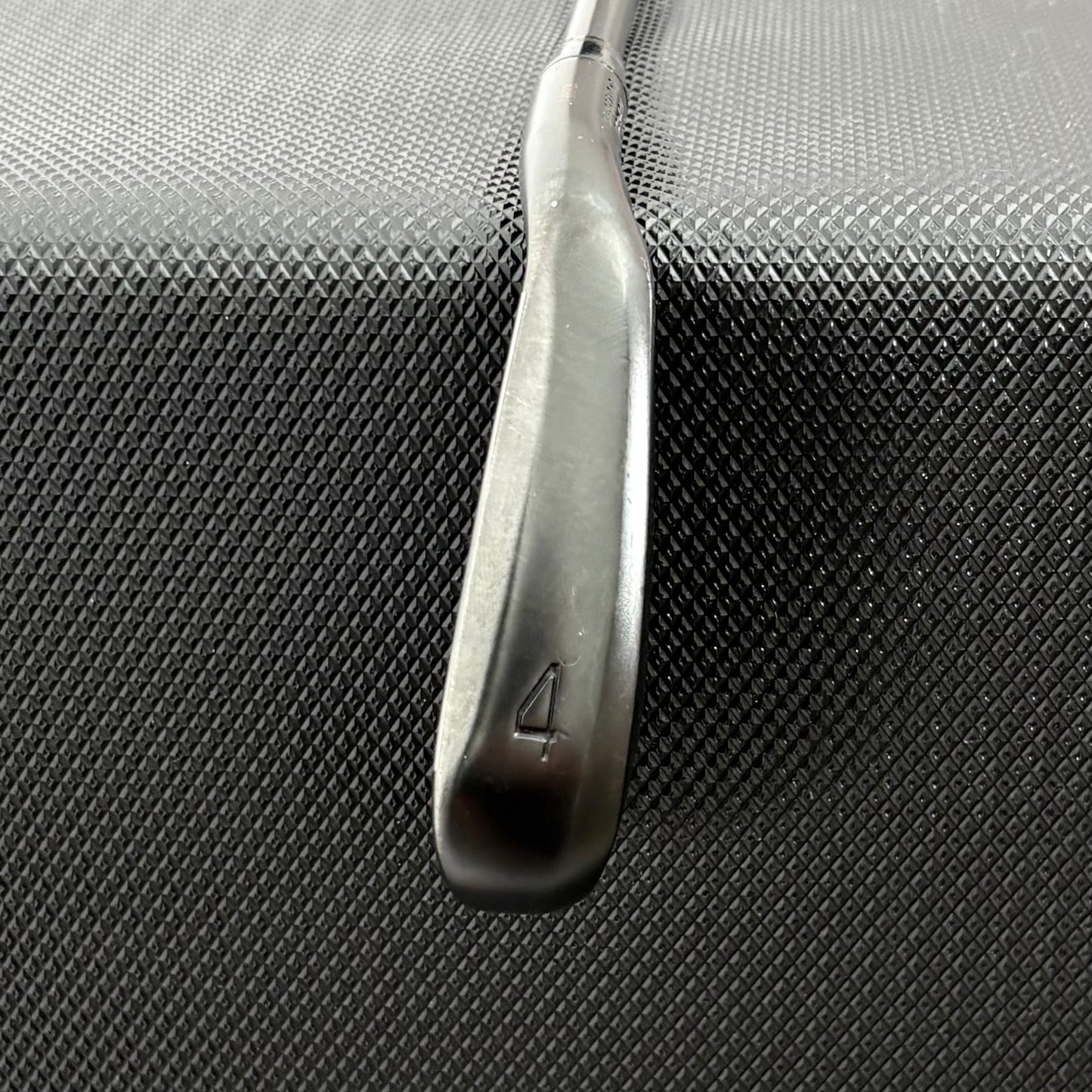 MIZUNO JPX 925 FORGED BLACK 4 IRON
