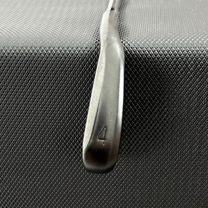 MIZUNO JPX 925 FORGED BLACK 4 IRON