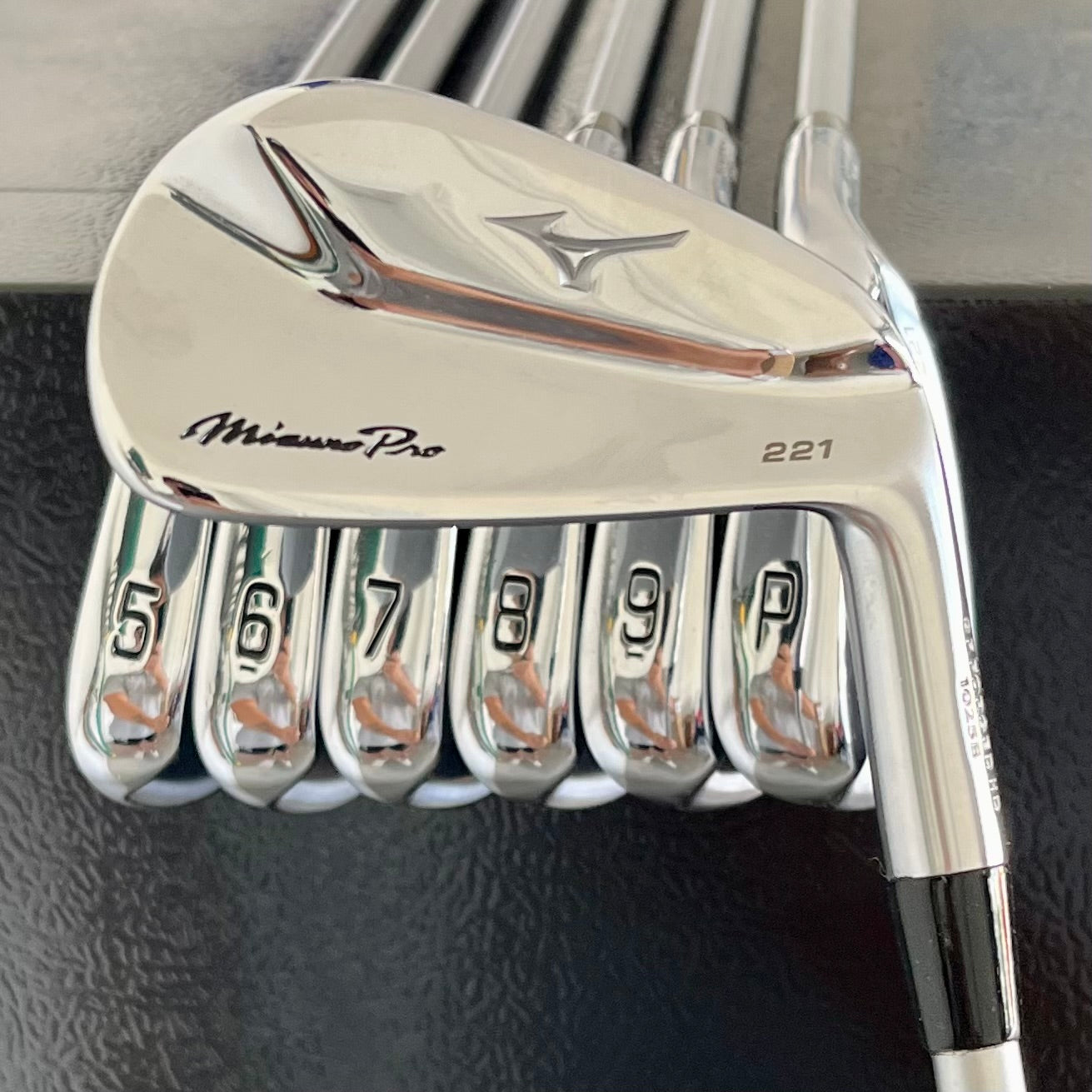 MIZUNO PRO 221 FORGED IRON SET