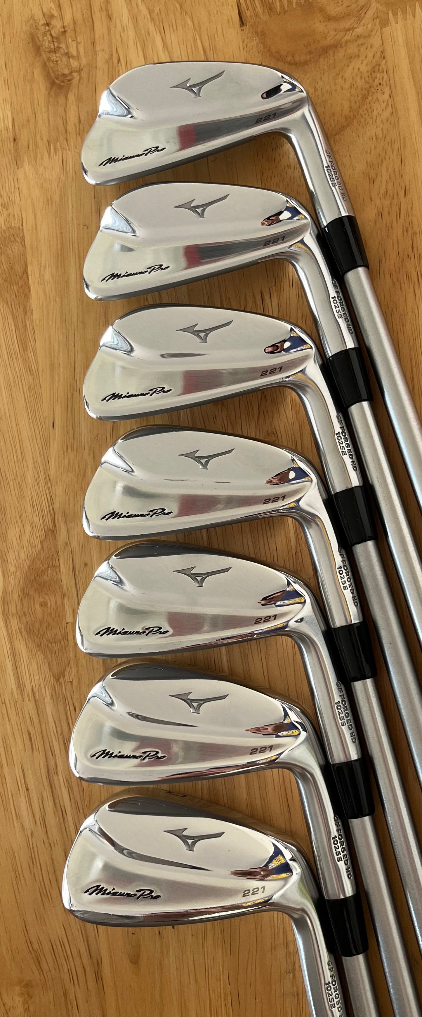 MIZUNO PRO 221 FORGED IRON SET