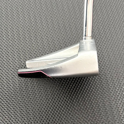 ODYSSEY WHITE HOT RX V-LINE FANG PUTTER (35")