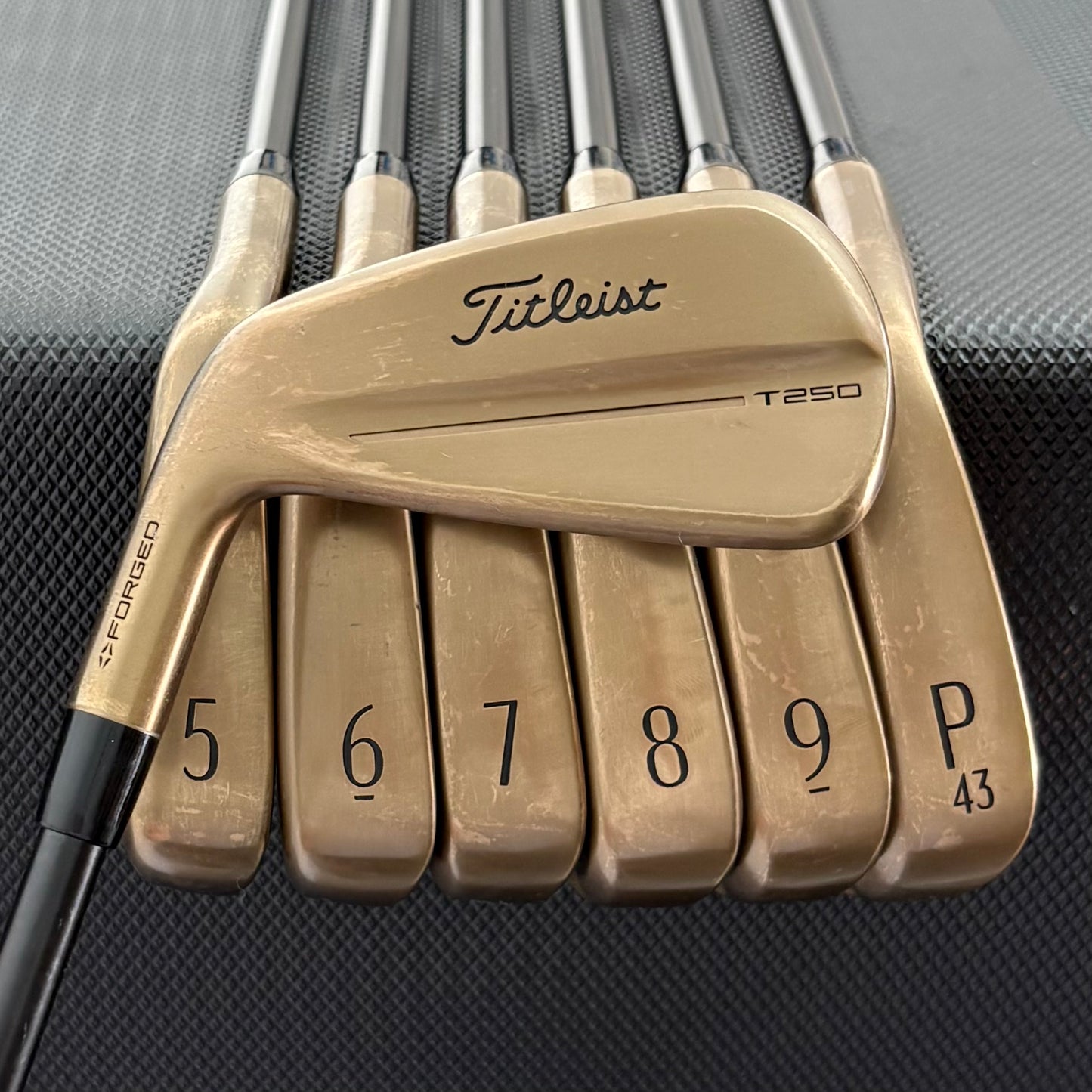 LH TITLEIST T250 OIL CAN IRON SET
