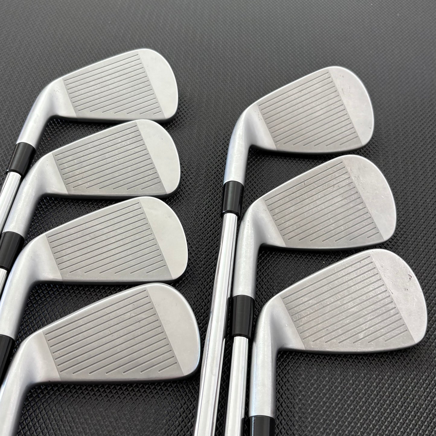 TAYLORMADE P790 2023 IRON SET