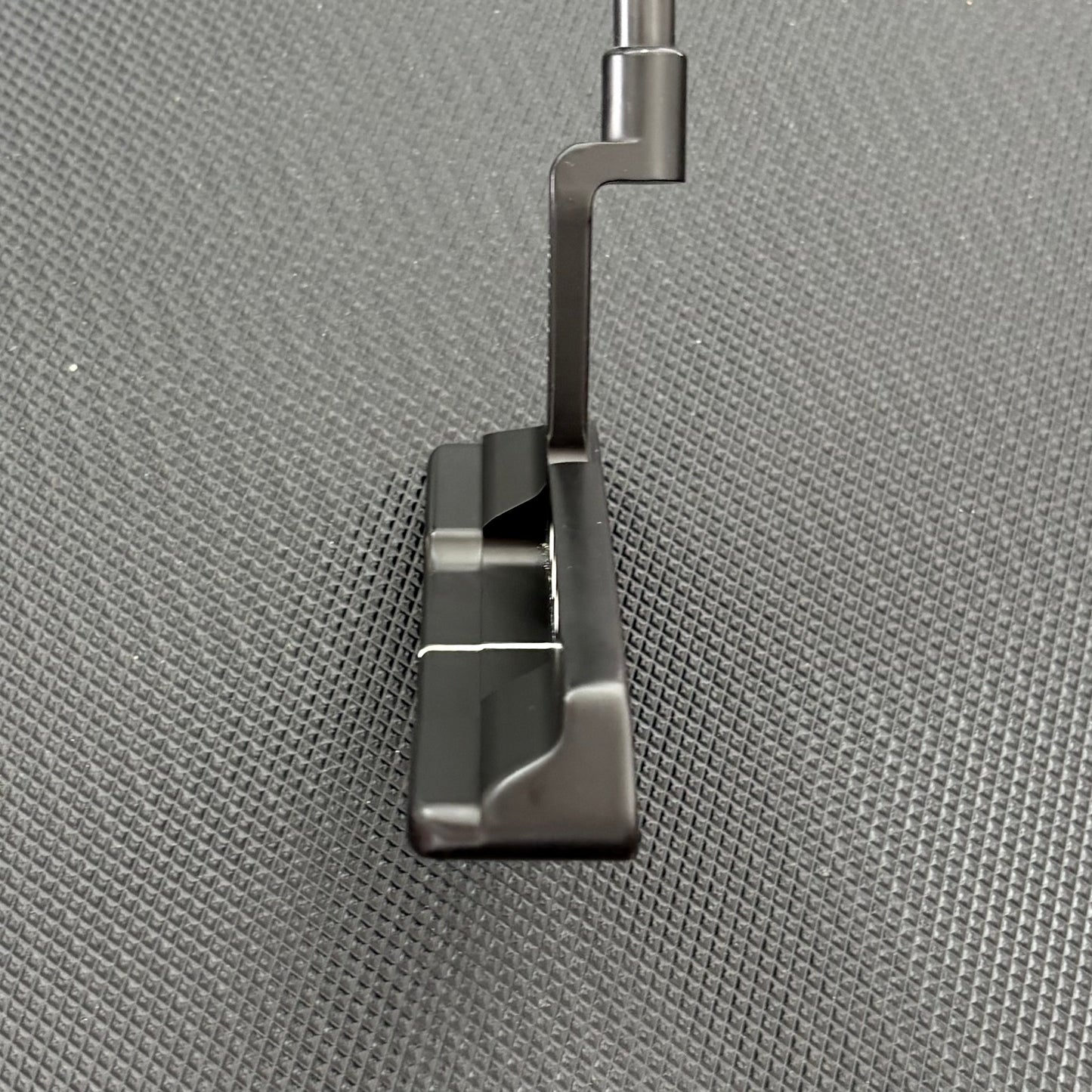 SCOTTY CAMERON STUDIO SELECT NEWPORT 2 CUSTOM PUTTER (33”)