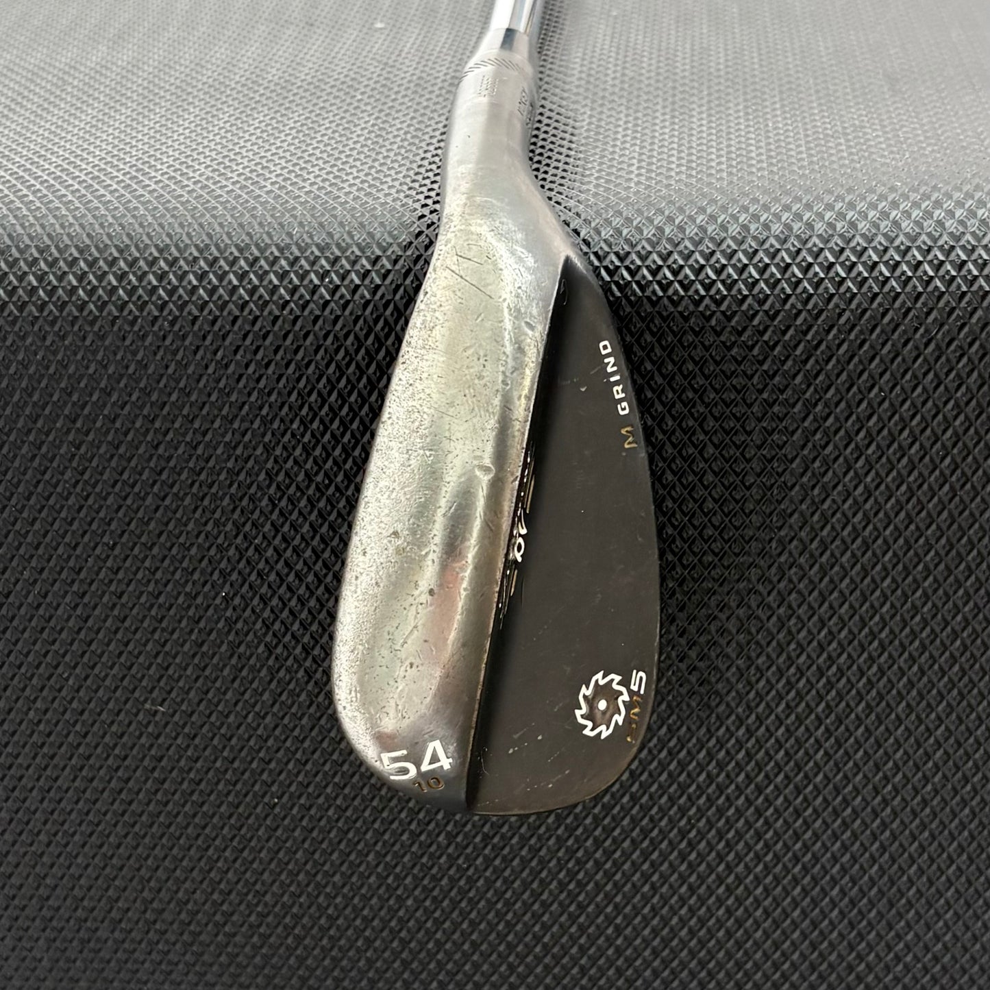 TITLEIST VOKEY SM5 RAW BLACK WEDGE (54 DEGREE)