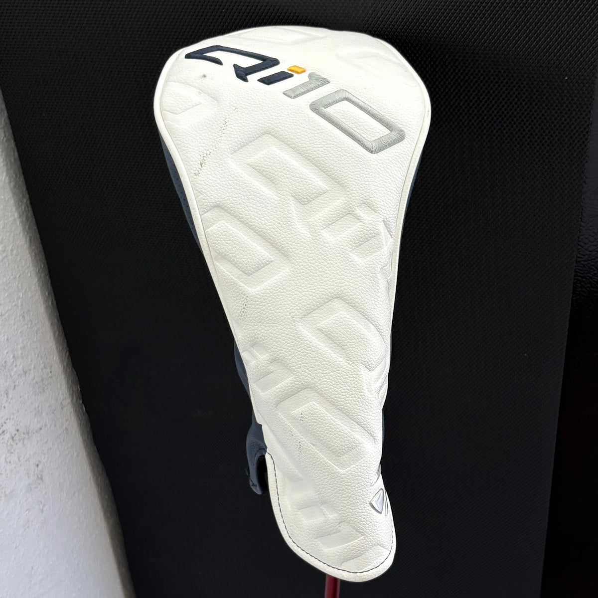 TAYLORMADE QI10 LS DRIVER (9 DEGREE) + HEADCOVER